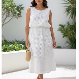 Elegant White Sleeveless Skirt Set